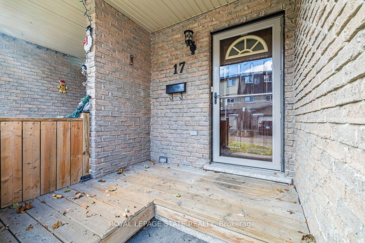Photo 3 of Unit 17, 1455 Garth Street, Hamilton, Sheldon — HOMEH