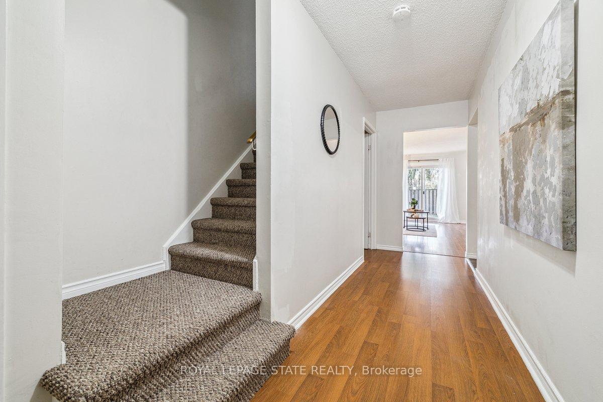 Photo 4 of Unit 17, 1455 Garth Street, Hamilton, Sheldon — HOMEH