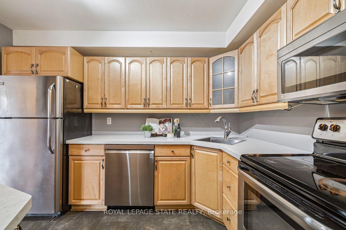 Photo 10 of Unit 17, 1455 Garth Street, Hamilton, Sheldon — HOMEH