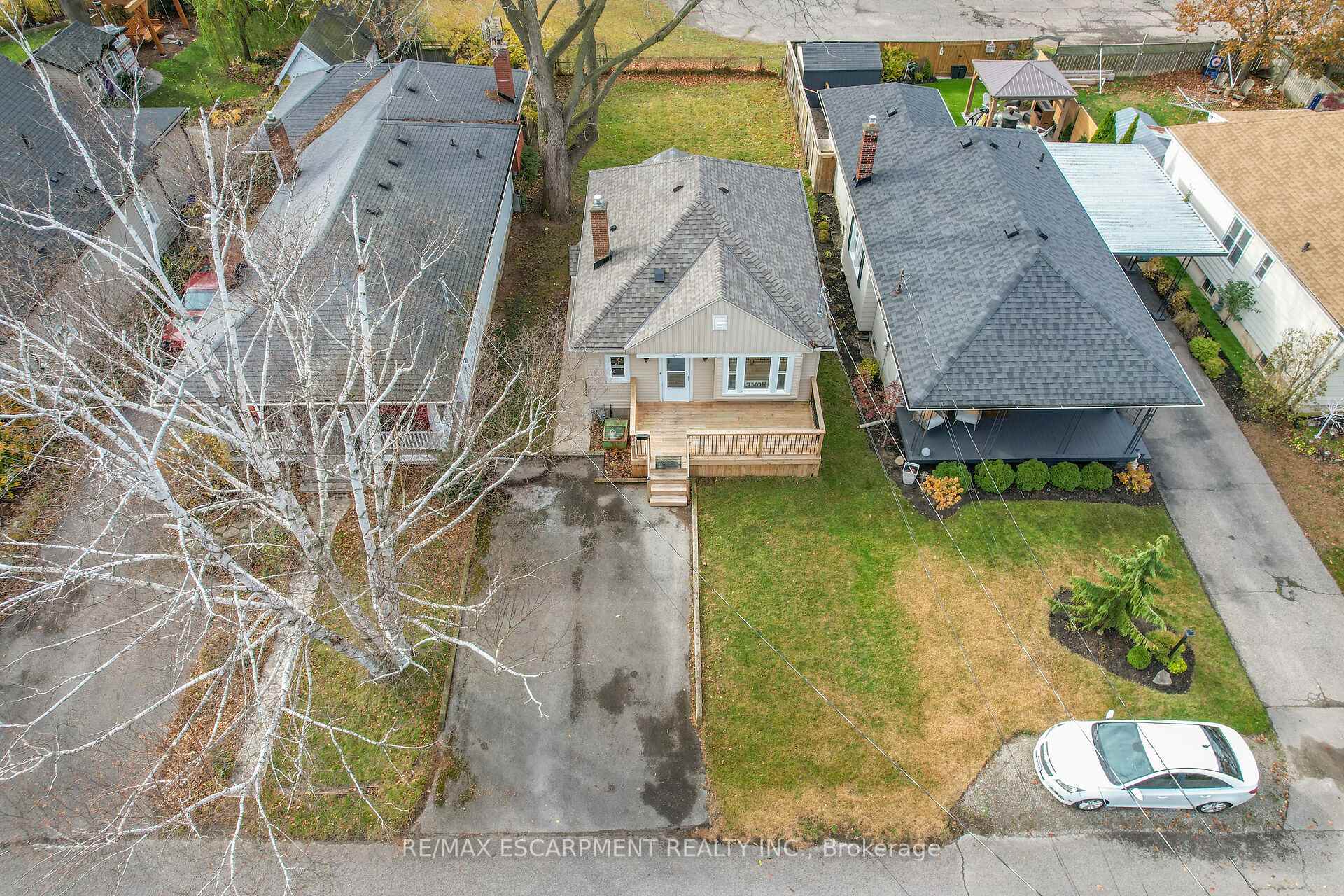 Photo 2 of 15 Verdun Avenue, St. Catharines, Port Dalhousie — HOMEH