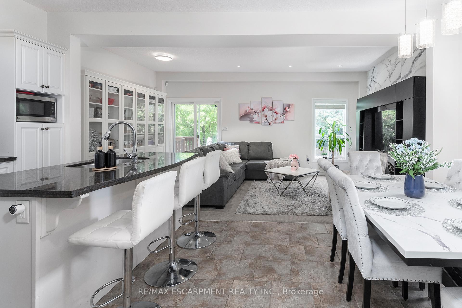 Photo 8 of Unit 14, 345 Glancaster Road, Hamilton, Villages of Glancaster — HOMEH