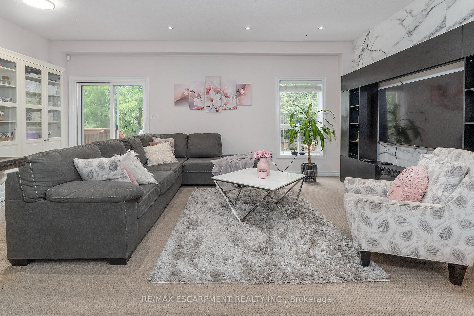 Photo 10 of Unit 14, 345 Glancaster Road, Hamilton, Villages of Glancaster — HOMEH