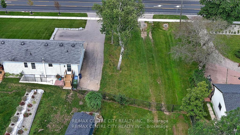 Photo 6 of 161 Fairview Avenue, St. Thomas — HOMEH