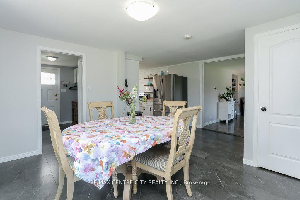 Photo 7 of 161 Fairview Avenue, St. Thomas — HOMEH