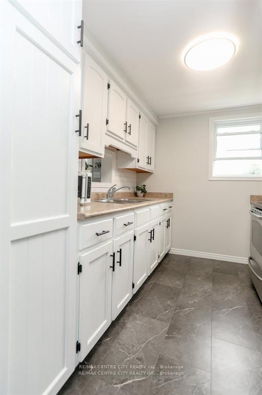 Photo 8 of 161 Fairview Avenue, St. Thomas — HOMEH