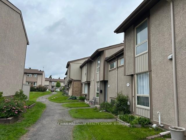 Photo 4 of 1957 Stonehenge Crescent, Ottawa, Pineview — HOMEH