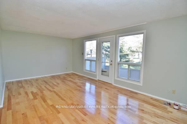 Photo 7 of 1957 Stonehenge Crescent, Ottawa, Pineview — HOMEH