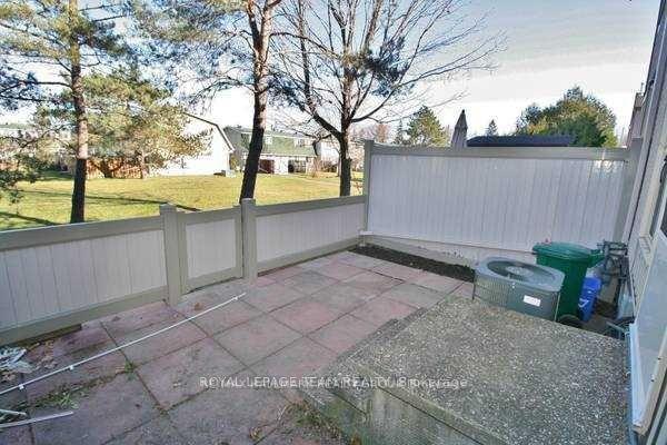 Photo 9 of 1957 Stonehenge Crescent, Ottawa, Pineview — HOMEH