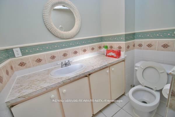Photo 10 of 1957 Stonehenge Crescent, Ottawa, Pineview — HOMEH