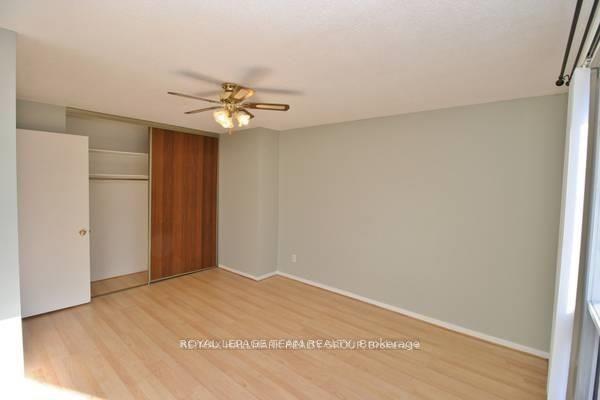 Photo 12 of 1957 Stonehenge Crescent, Ottawa, Pineview — HOMEH