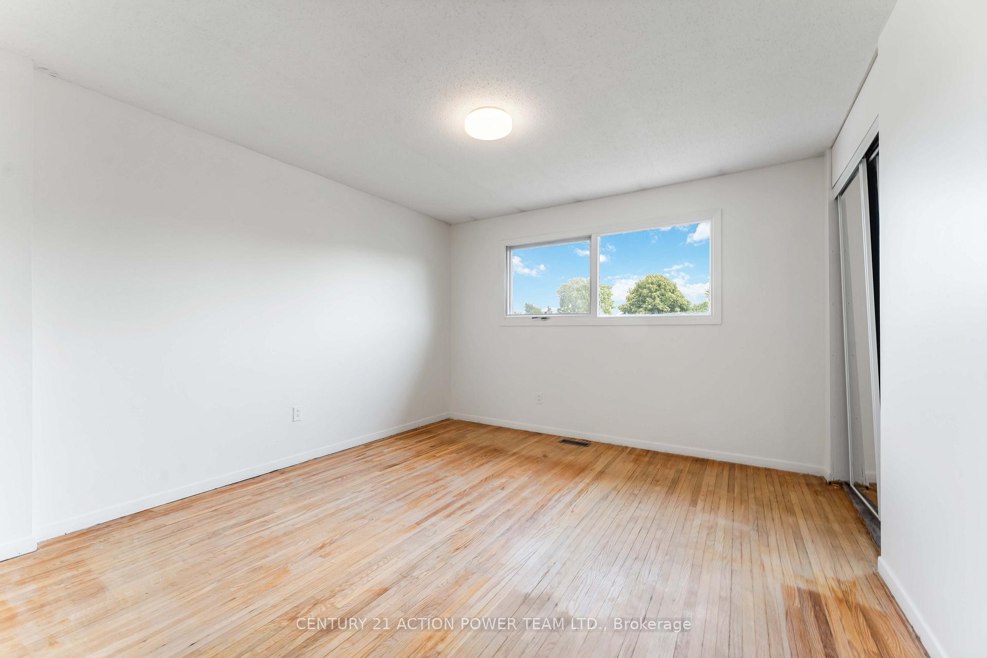 Photo 13 of 63 Chesterton Drive, Ottawa, Borden Farm/Stewart Farm/Carleton Heights/Parkwood Hills — HOMEH