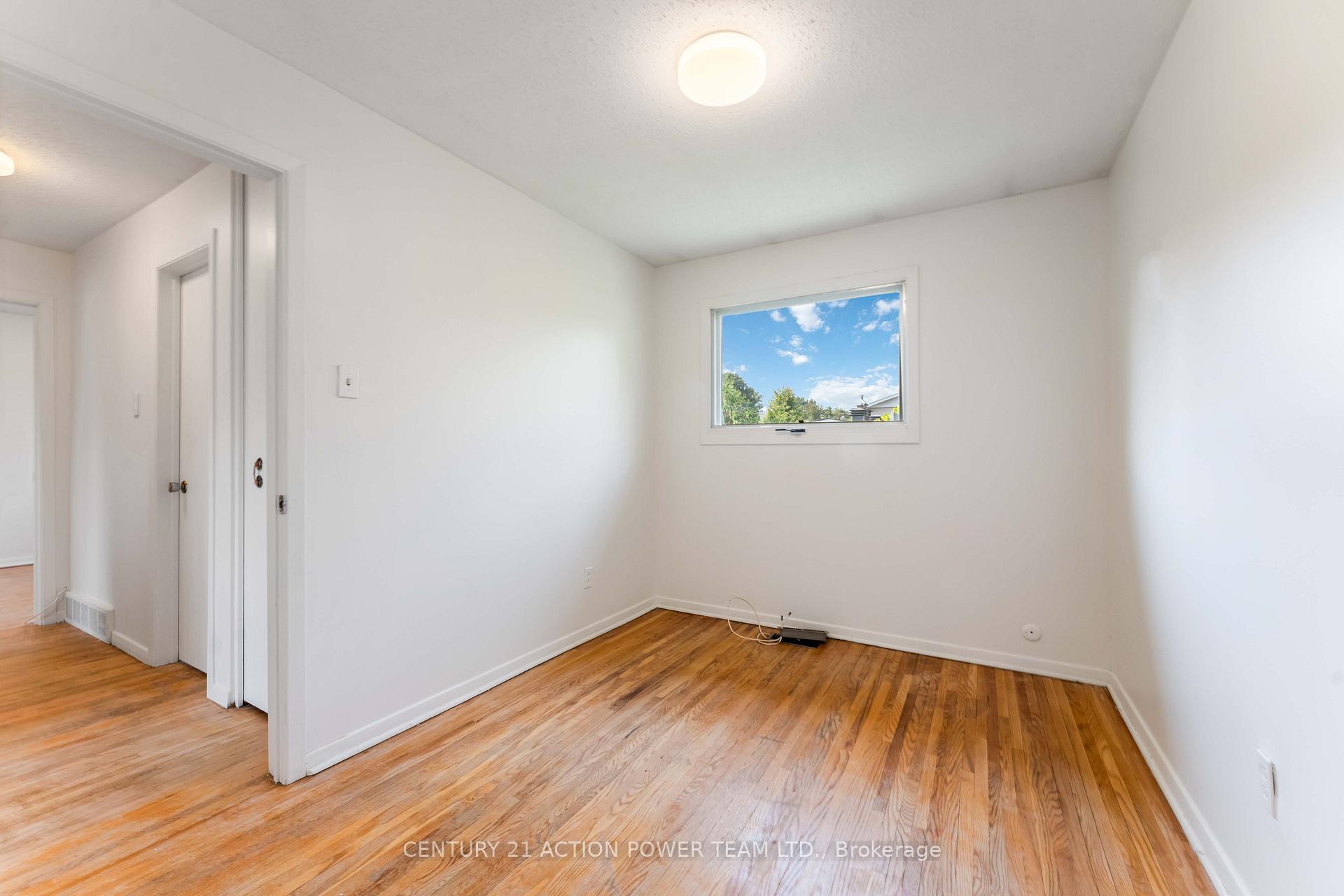 Photo 26 of 63 Chesterton Drive, Ottawa, Borden Farm/Stewart Farm/Carleton Heights/Parkwood Hills — HOMEH