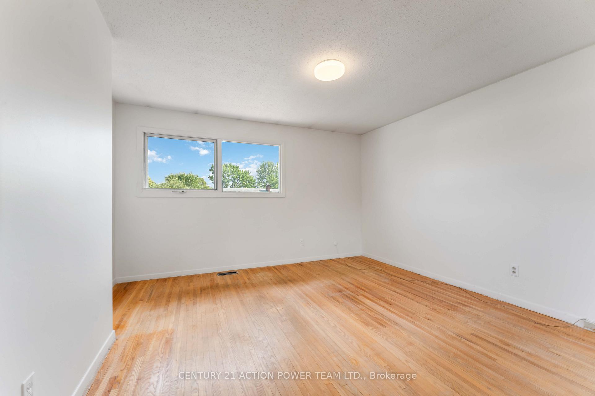 Photo 23 of 63 Chesterton Drive, Ottawa, Borden Farm/Stewart Farm/Carleton Heights/Parkwood Hills — HOMEH