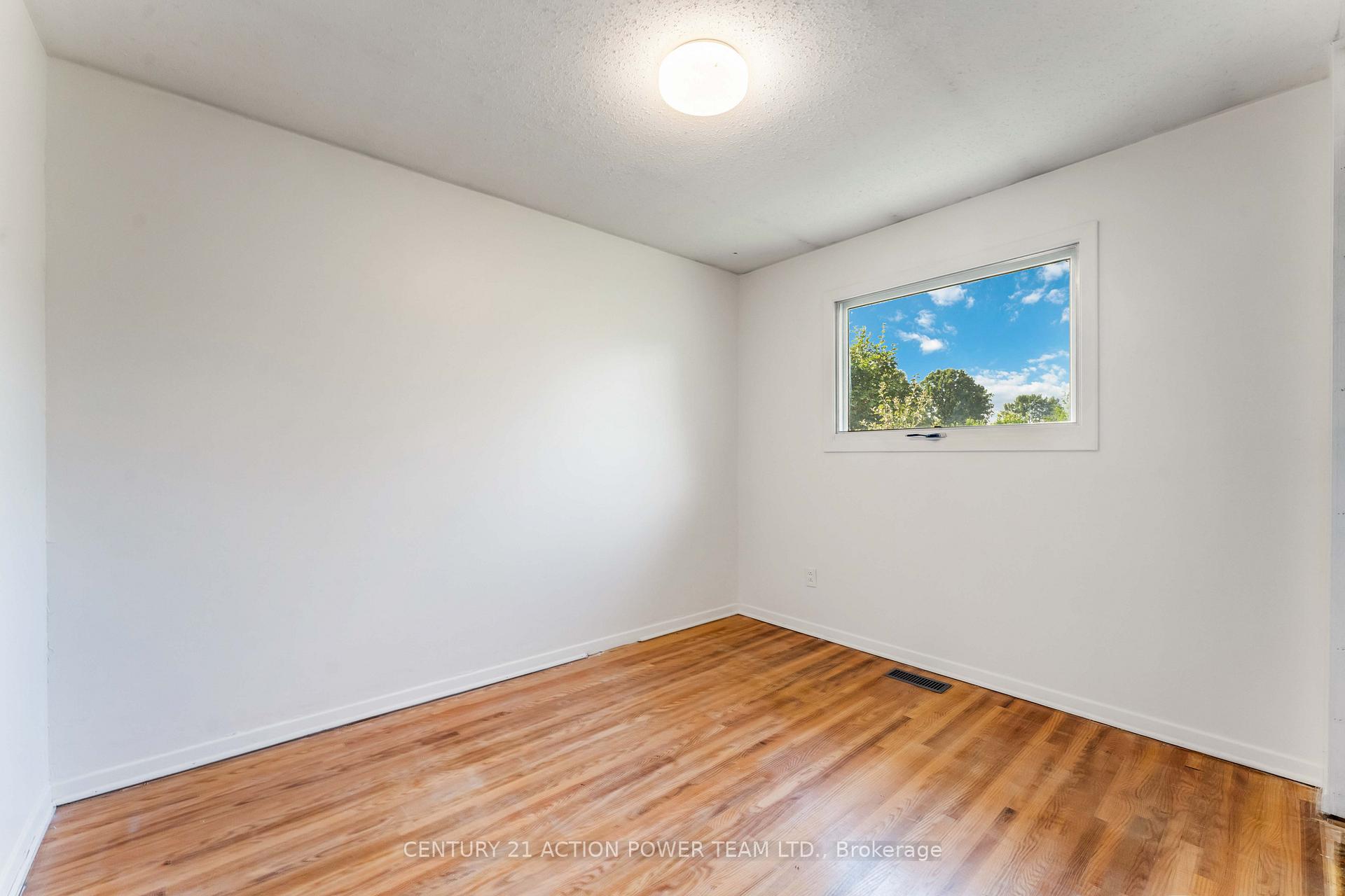 Photo 36 of 63 Chesterton Drive, Ottawa, Borden Farm/Stewart Farm/Carleton Heights/Parkwood Hills — HOMEH