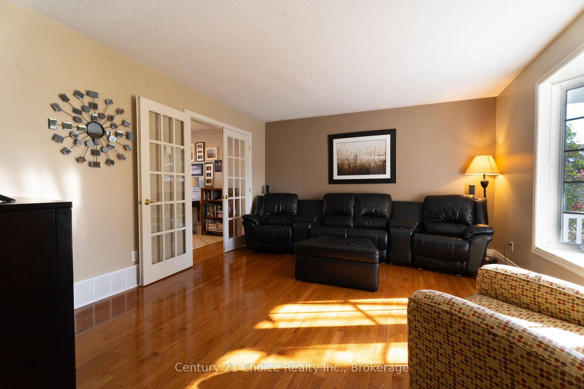 Photo 4 of 76 Prince Charles Crescent, Sault Ste Marie, Ward 3 — HOMEH