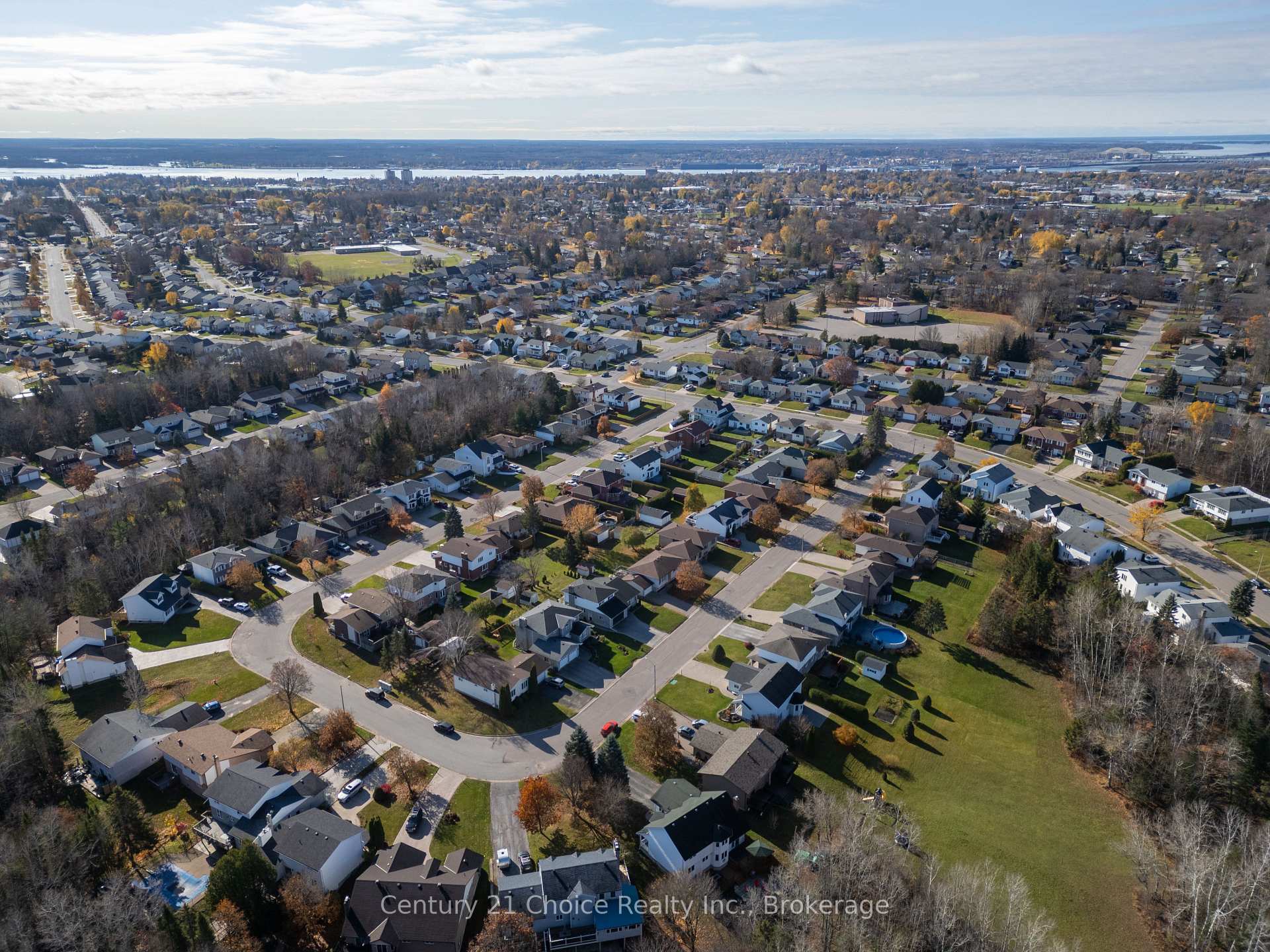 Photo 39 of 76 Prince Charles Crescent, Sault Ste Marie, Ward 3 — HOMEH