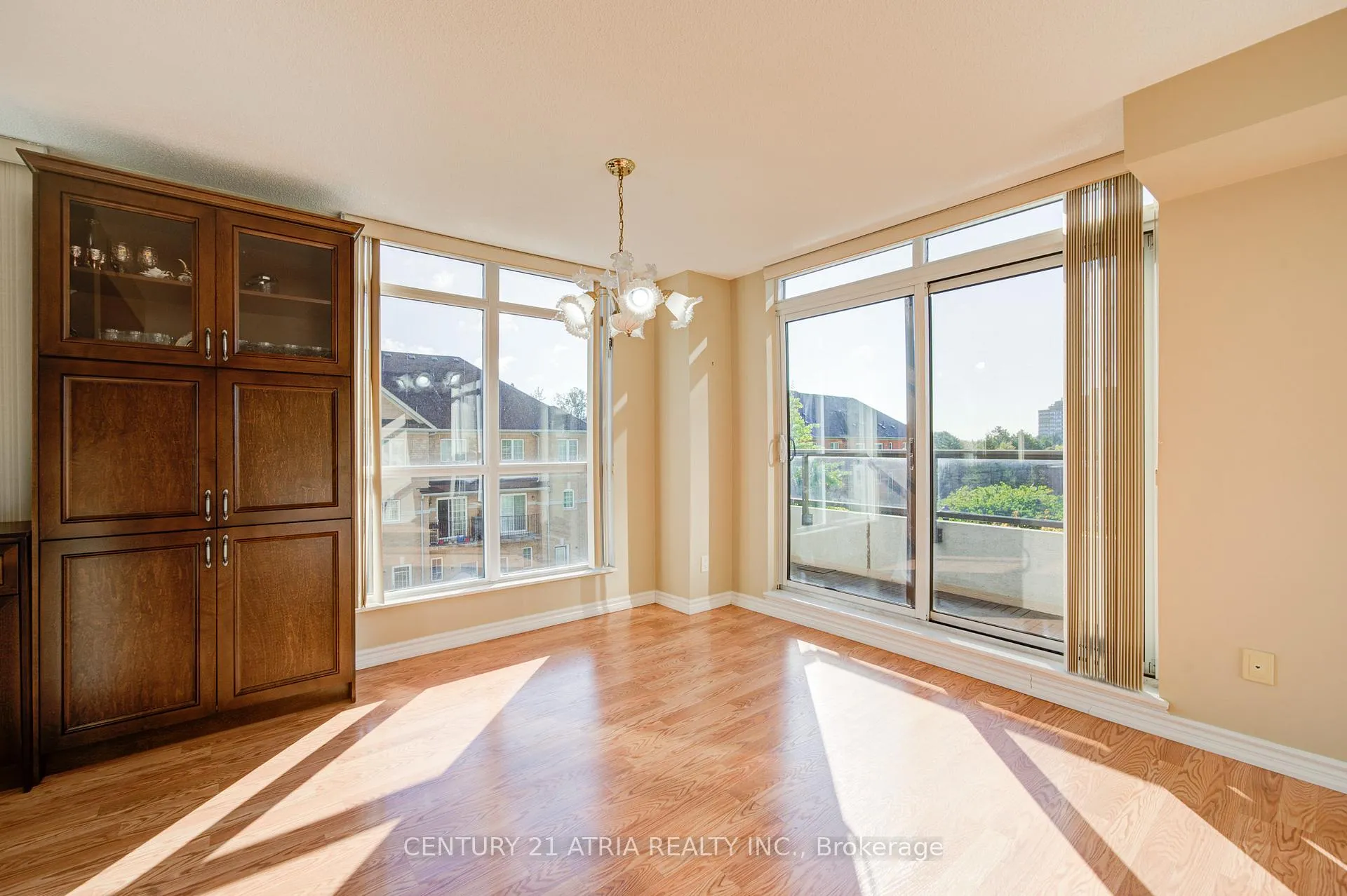Photo 9 of Unit 308, 18 Harding Boulevard, Richmond Hill, Harding — HOMEH