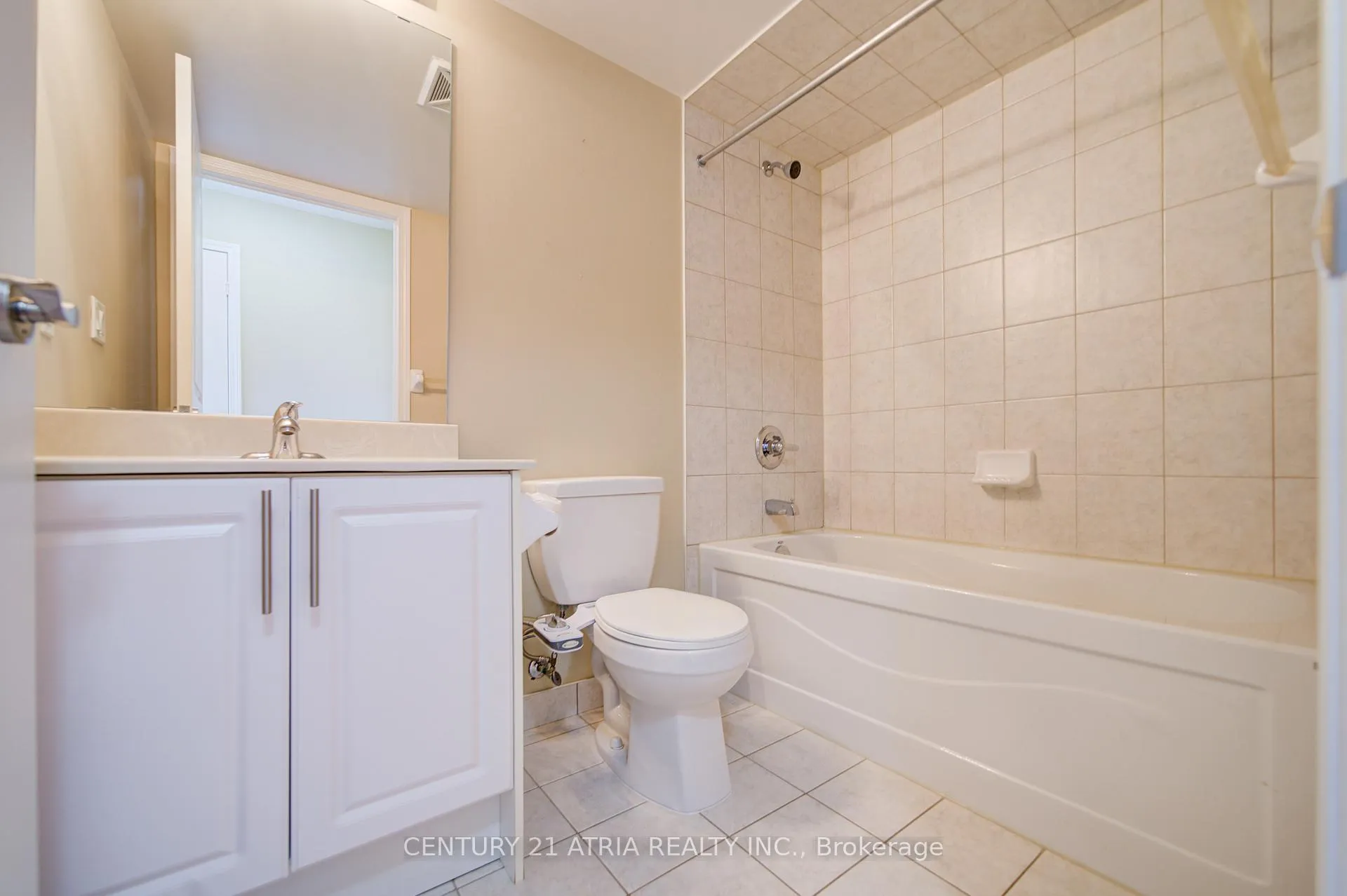 Photo 17 of Unit 308, 18 Harding Boulevard, Richmond Hill, Harding — HOMEH