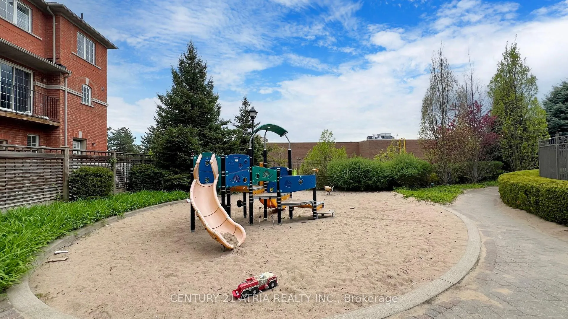 Photo 25 of Unit 308, 18 Harding Boulevard, Richmond Hill, Harding — HOMEH