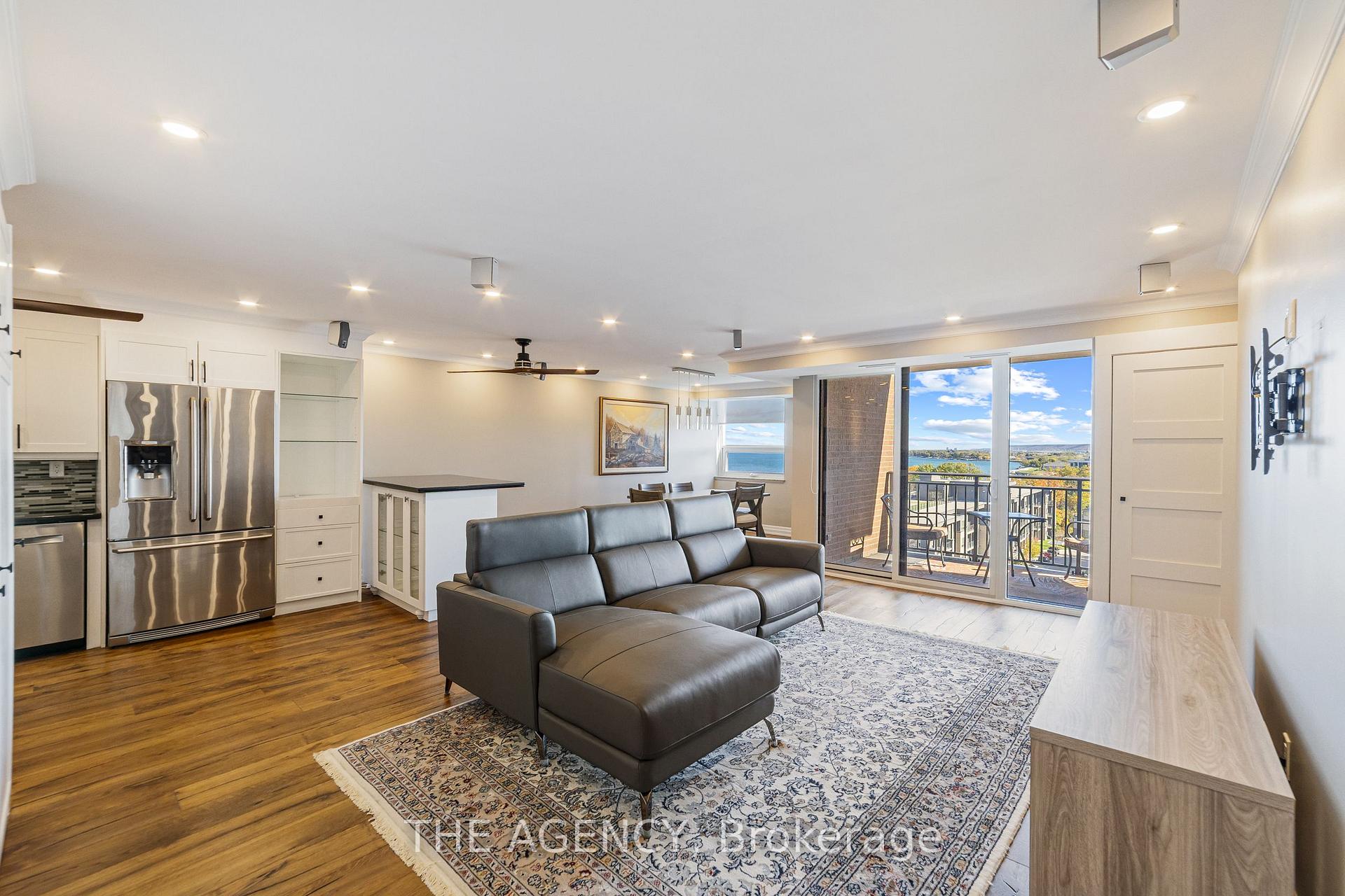 Photo 8 of Unit 1012, 500 Green Road, Hamilton, Lakeshore — HOMEH