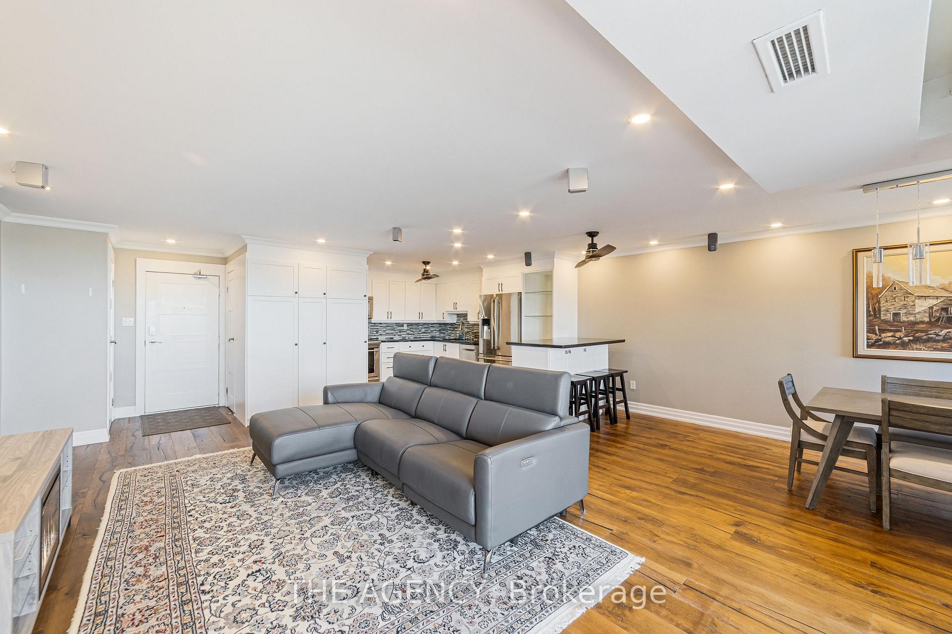 Photo 13 of Unit 1012, 500 Green Road, Hamilton, Lakeshore — HOMEH