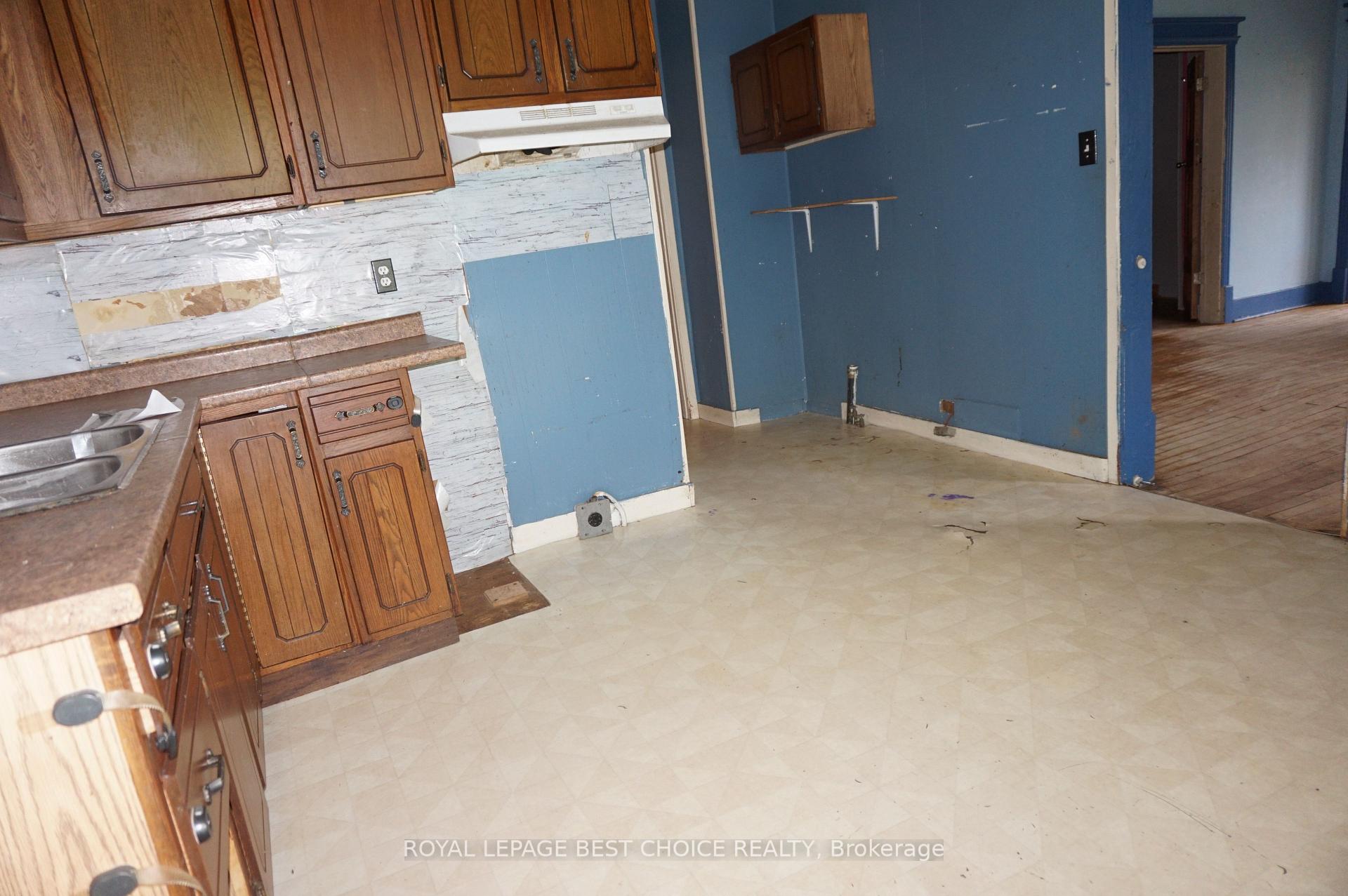 Photo 4 of 60 Baker Street, Cobalt — HOMEH