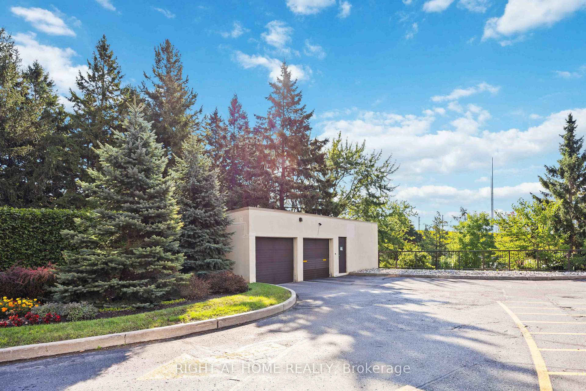 Photo 2 of Unit 506, 700 Wilson Road N, Oshawa, Centennial — HOMEH