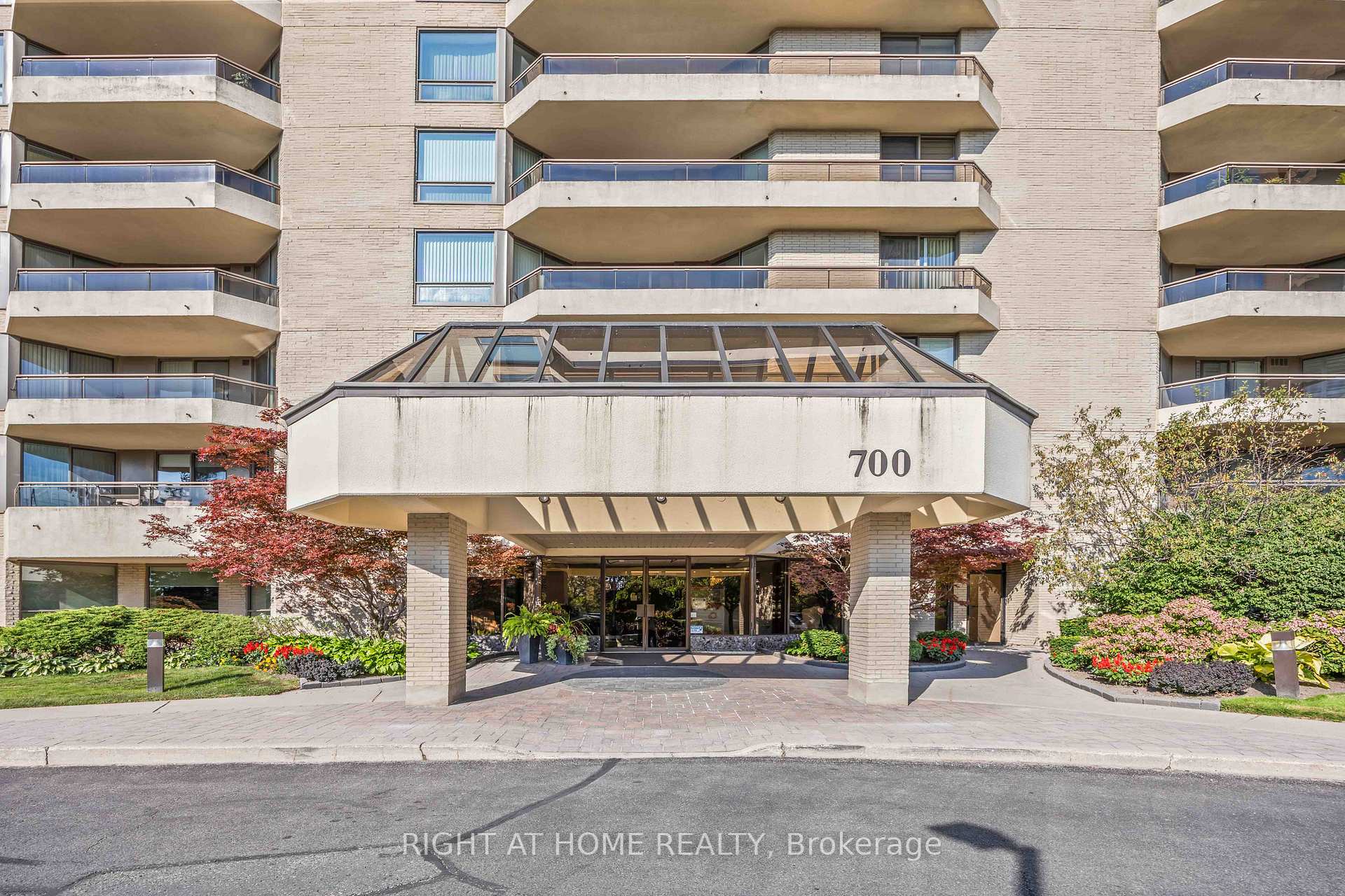 Photo 3 of Unit 506, 700 Wilson Road N, Oshawa, Centennial — HOMEH