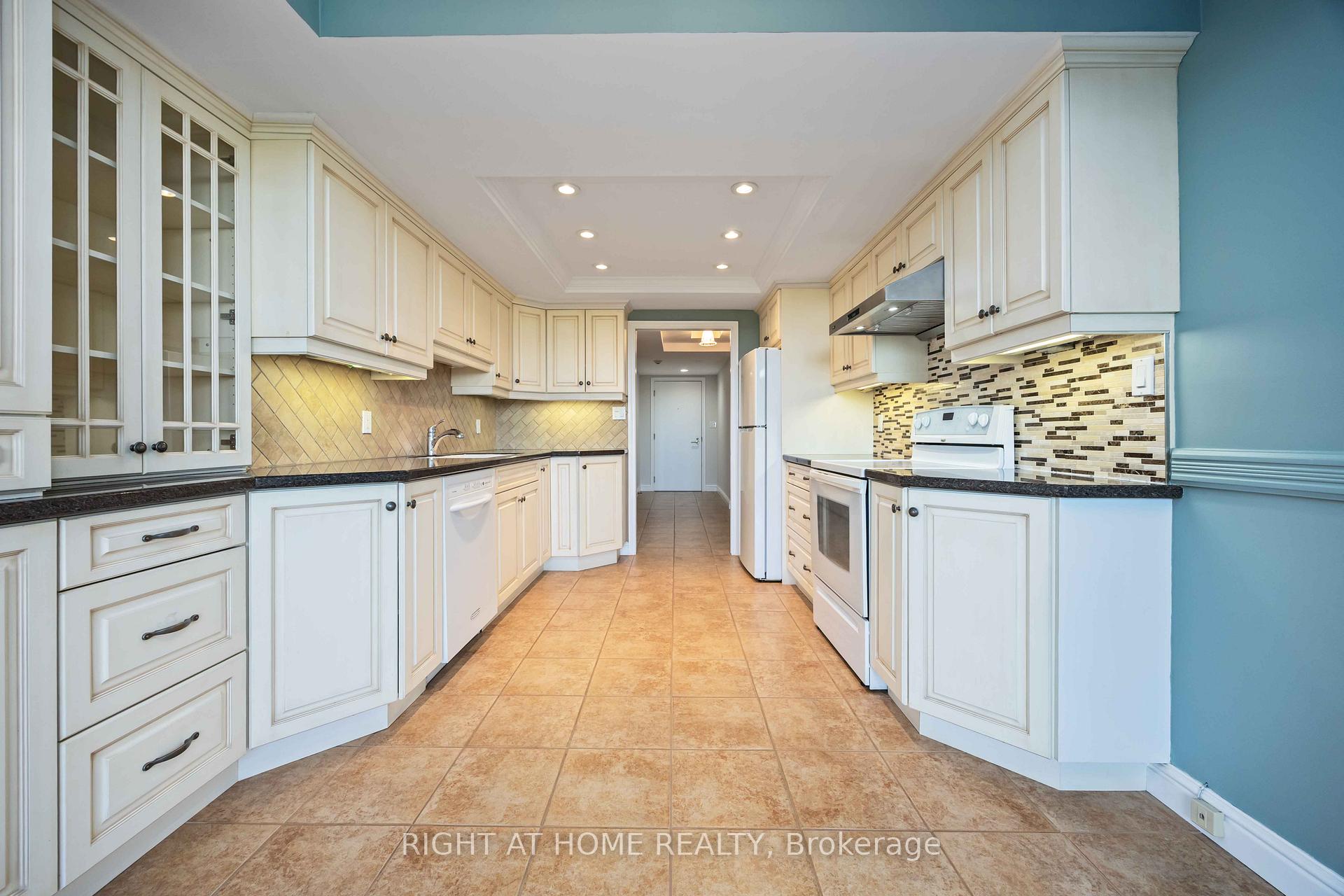 Photo 14 of Unit 506, 700 Wilson Road N, Oshawa, Centennial — HOMEH