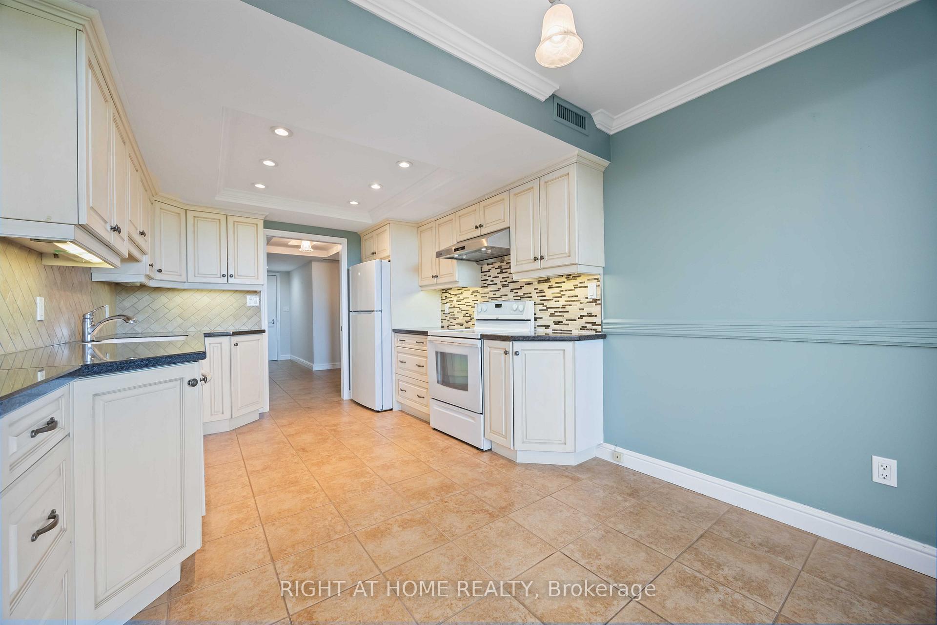 Photo 16 of Unit 506, 700 Wilson Road N, Oshawa, Centennial — HOMEH