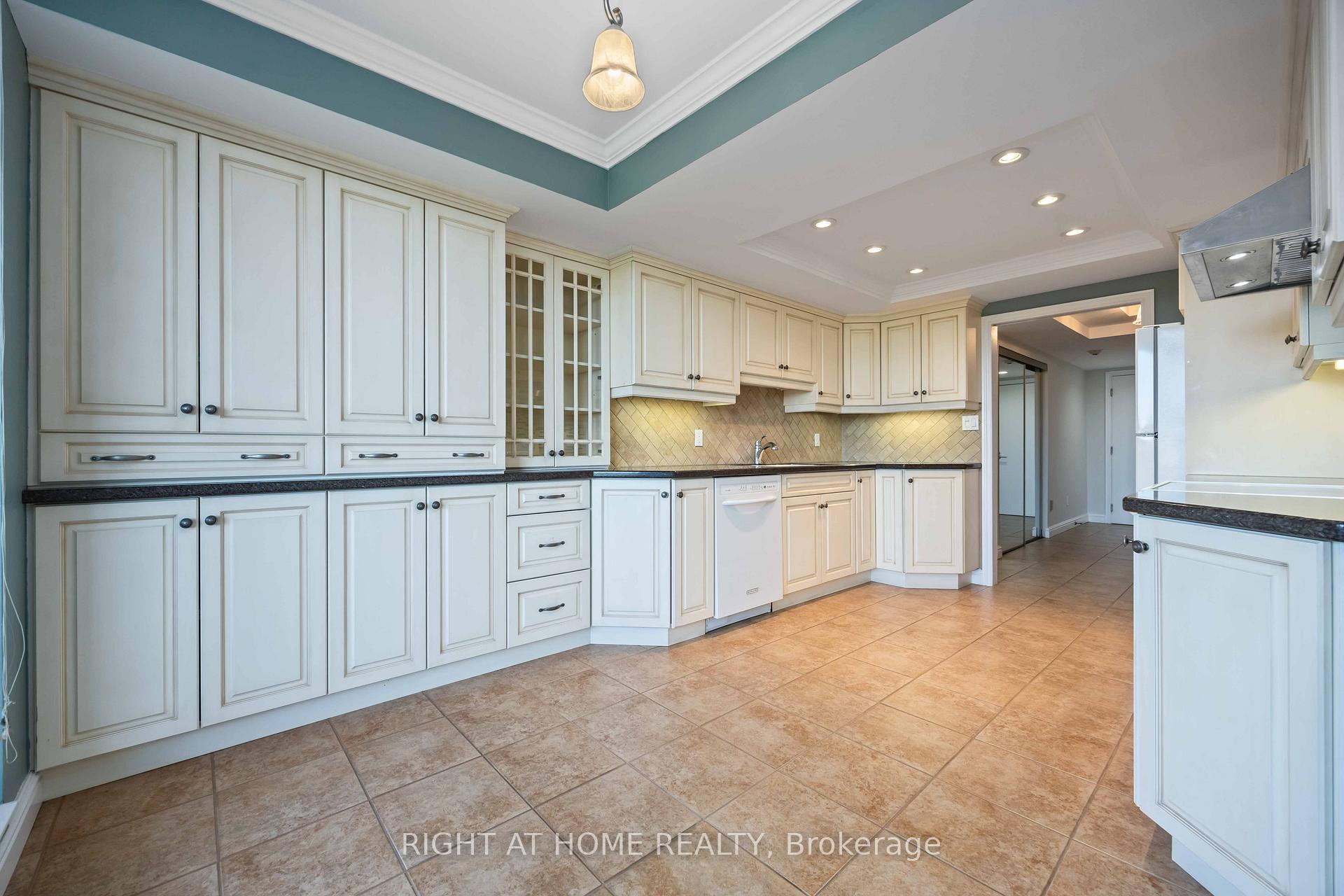 Photo 17 of Unit 506, 700 Wilson Road N, Oshawa, Centennial — HOMEH