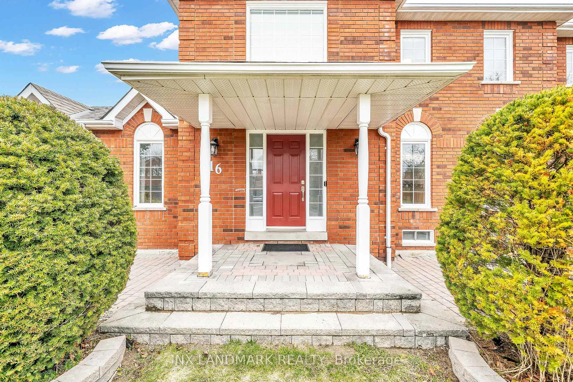 Photo 2 of 16 Bancroft Crescent, Whitby, Williamsburg — HOMEH