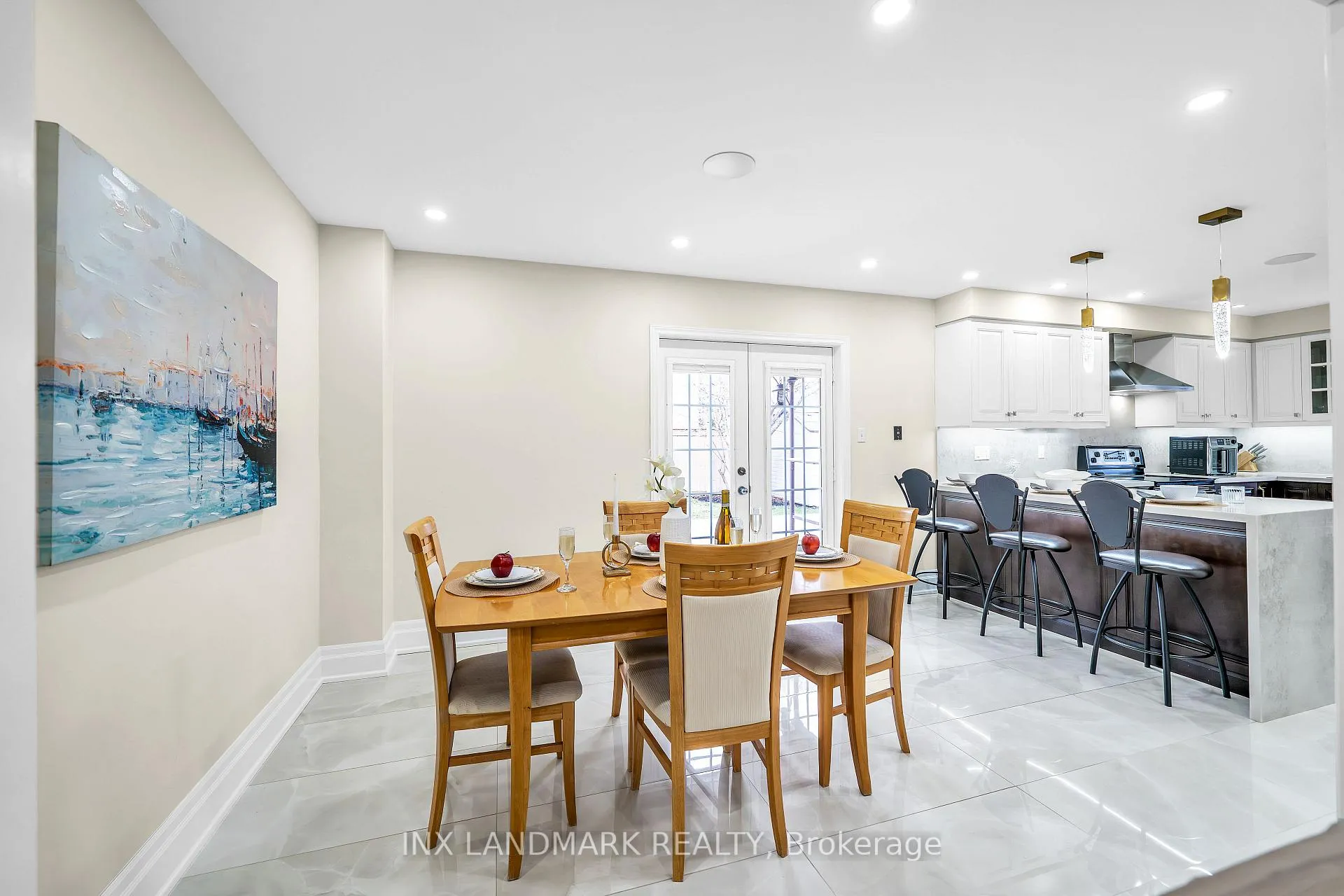 Photo 17 of 16 Bancroft Crescent, Whitby, Williamsburg — HOMEH