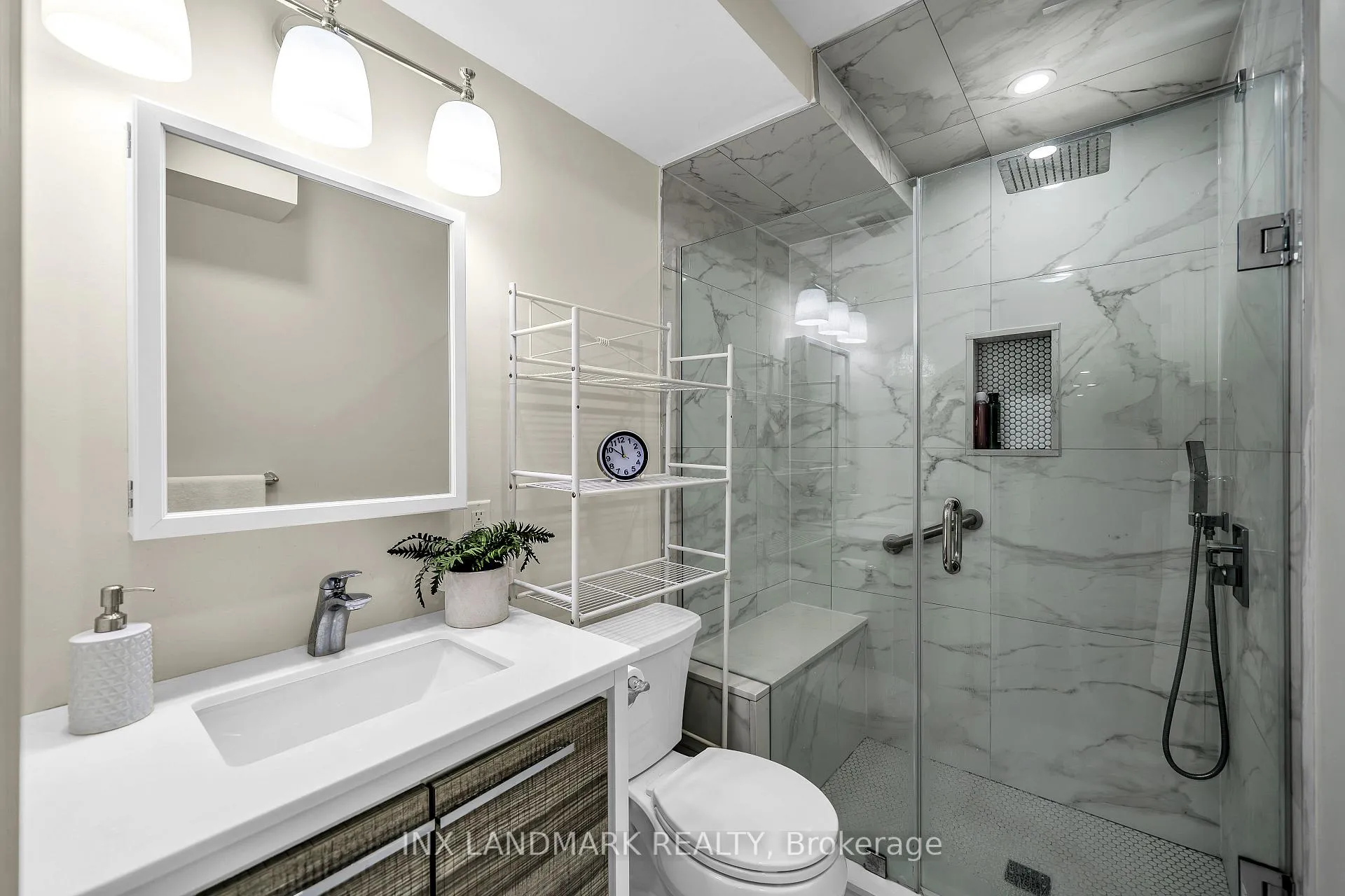 Photo 34 of 16 Bancroft Crescent, Whitby, Williamsburg — HOMEH