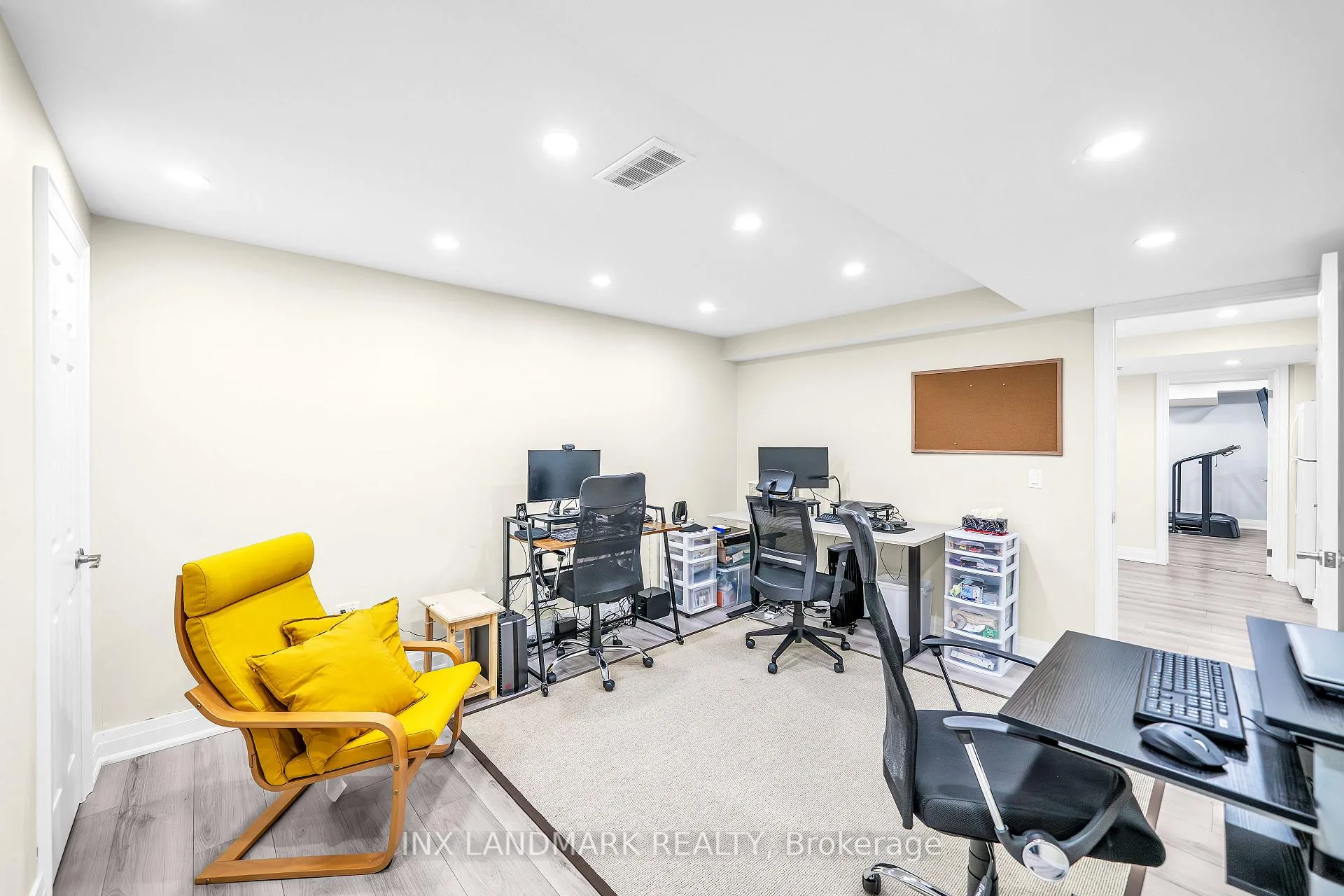 Photo 36 of 16 Bancroft Crescent, Whitby, Williamsburg — HOMEH
