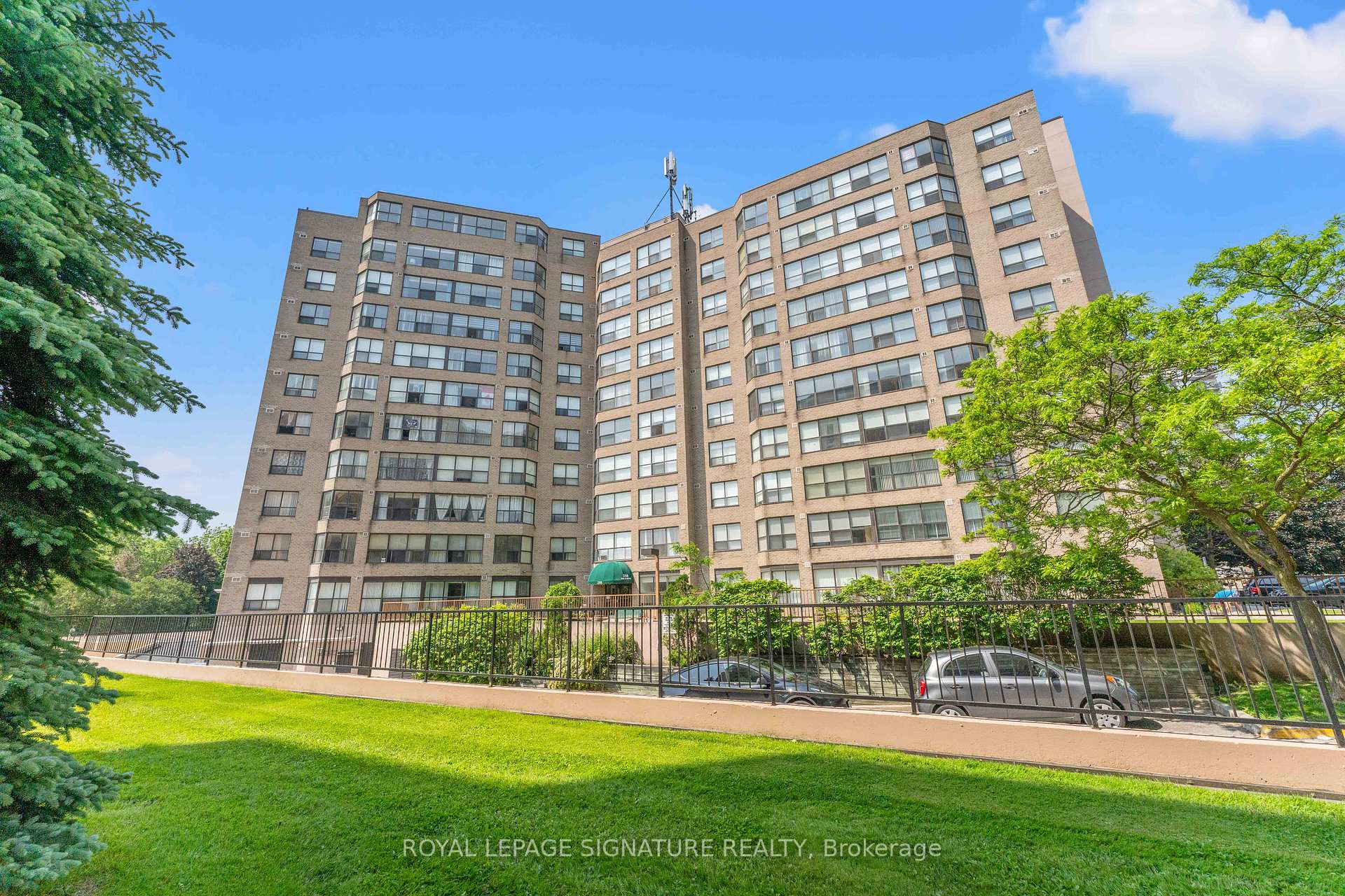 Photo 1 of Unit 1007, 250 Davis Drive, Newmarket, Central Newmarket — HOMEH