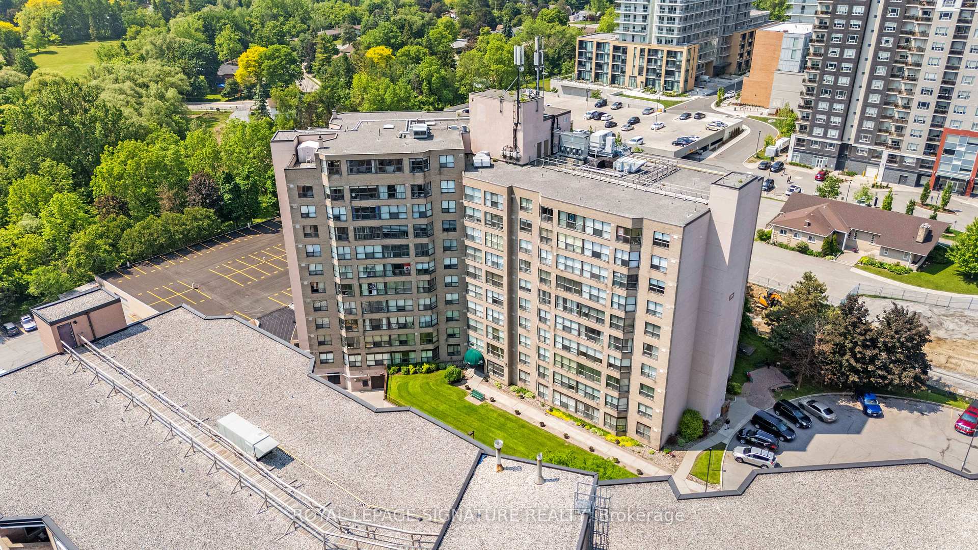 Photo 2 of Unit 1007, 250 Davis Drive, Newmarket, Central Newmarket — HOMEH
