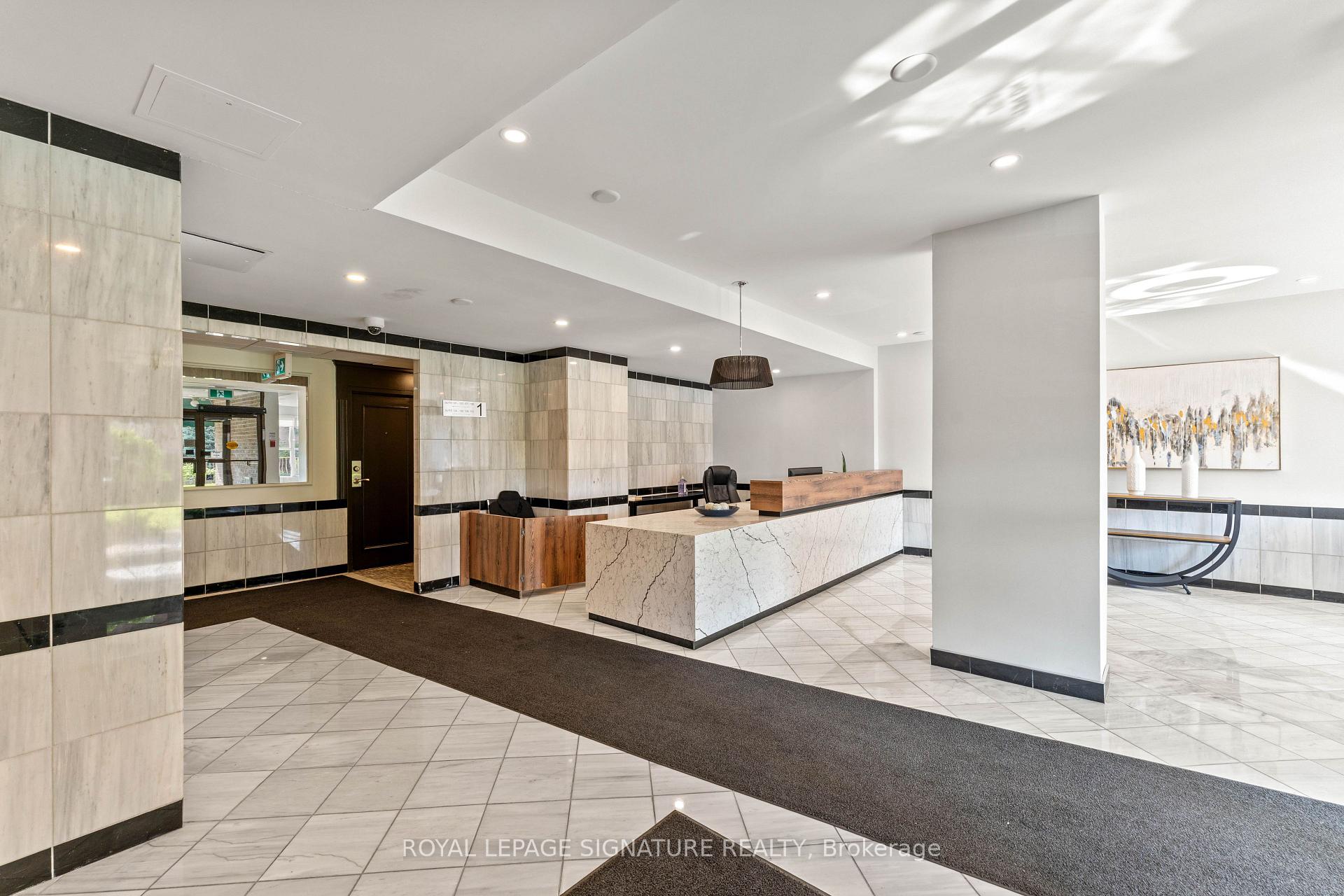 Photo 5 of Unit 1007, 250 Davis Drive, Newmarket, Central Newmarket — HOMEH