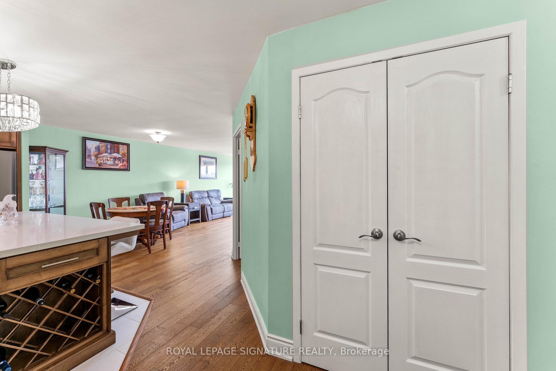 Photo 8 of Unit 1007, 250 Davis Drive, Newmarket, Central Newmarket — HOMEH
