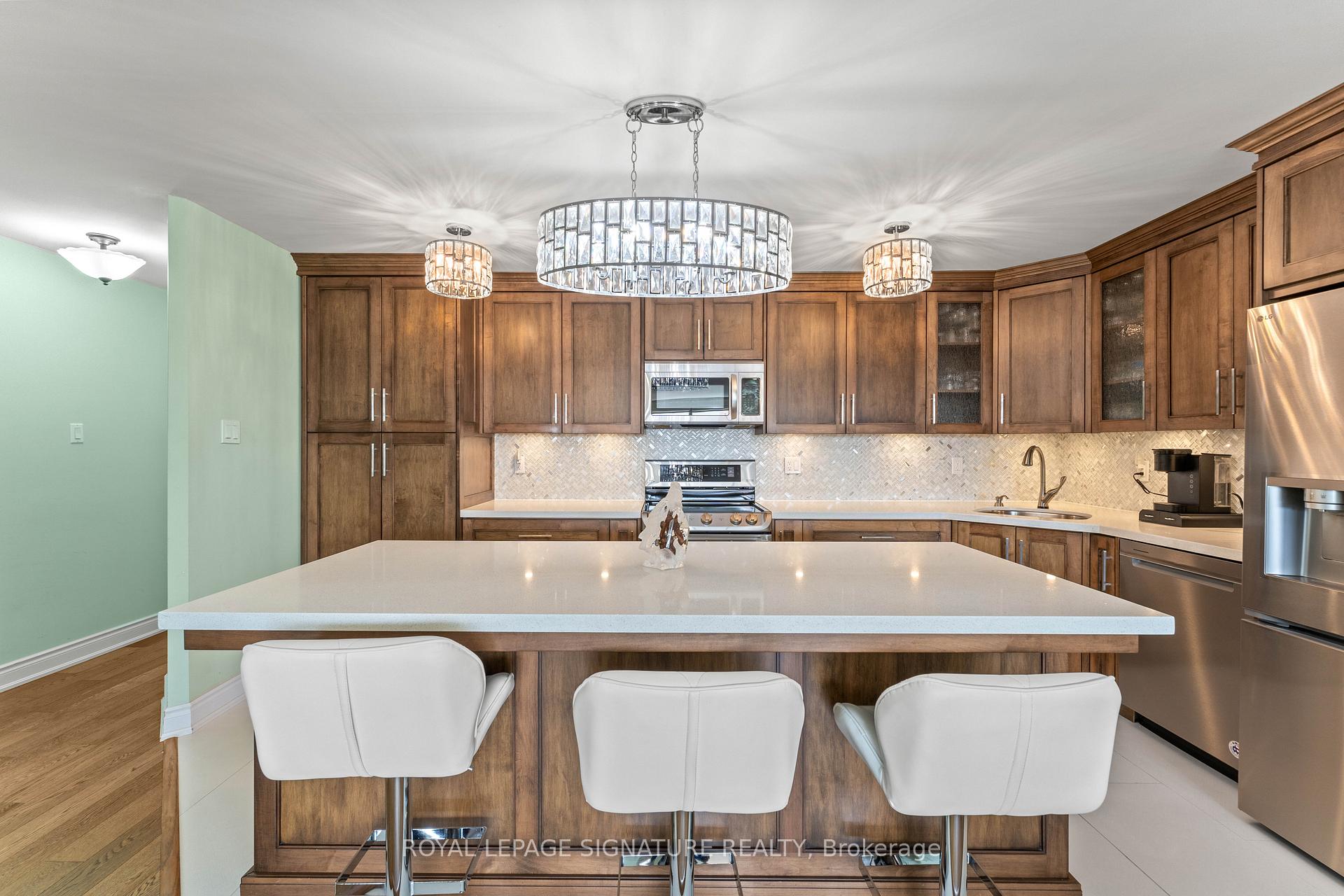 Photo 11 of Unit 1007, 250 Davis Drive, Newmarket, Central Newmarket — HOMEH