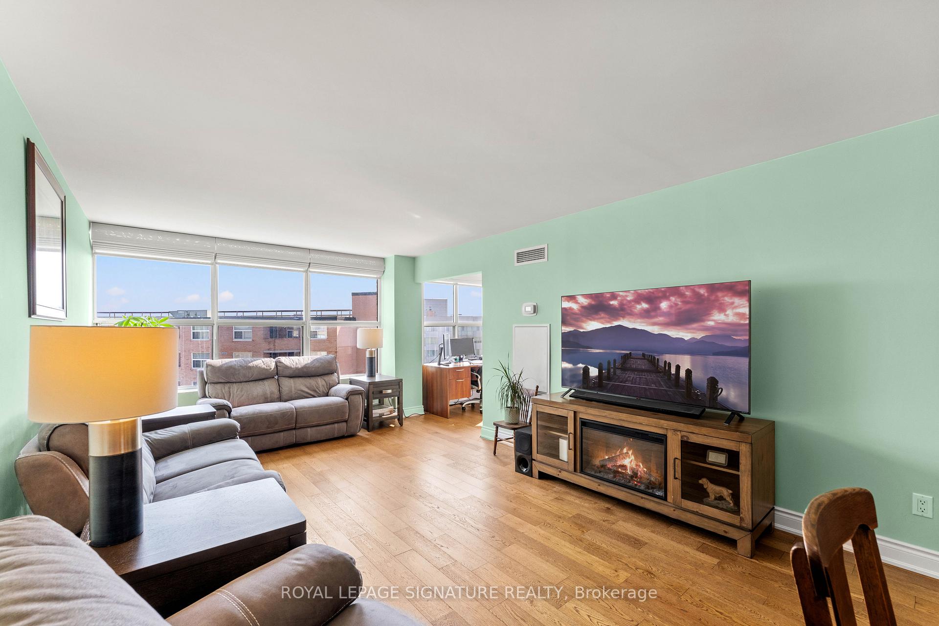 Photo 16 of Unit 1007, 250 Davis Drive, Newmarket, Central Newmarket — HOMEH