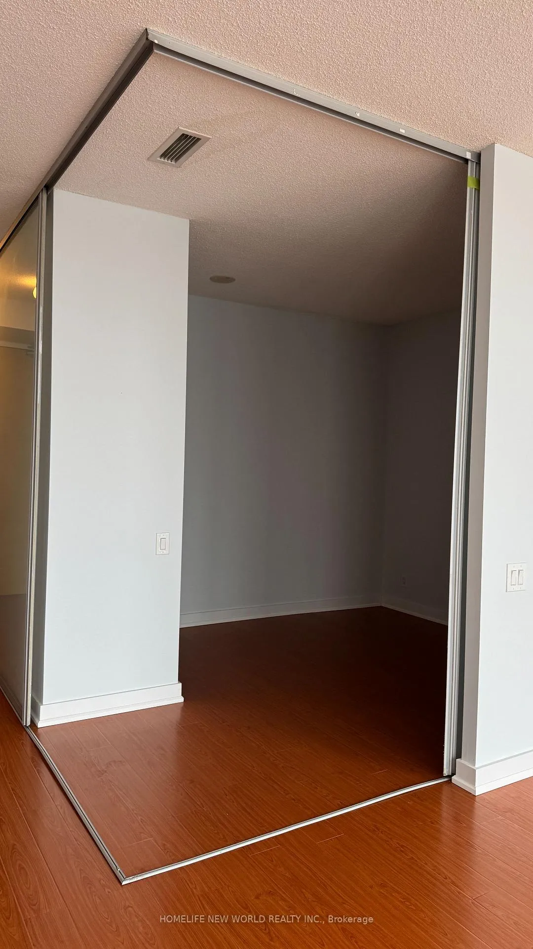 Photo 3 of Unit 2303, 33 Mill Street, Toronto, Waterfront Communities — HOMEH