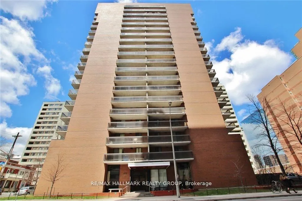 Front of Unit 208, 475 Laurier Avenue W