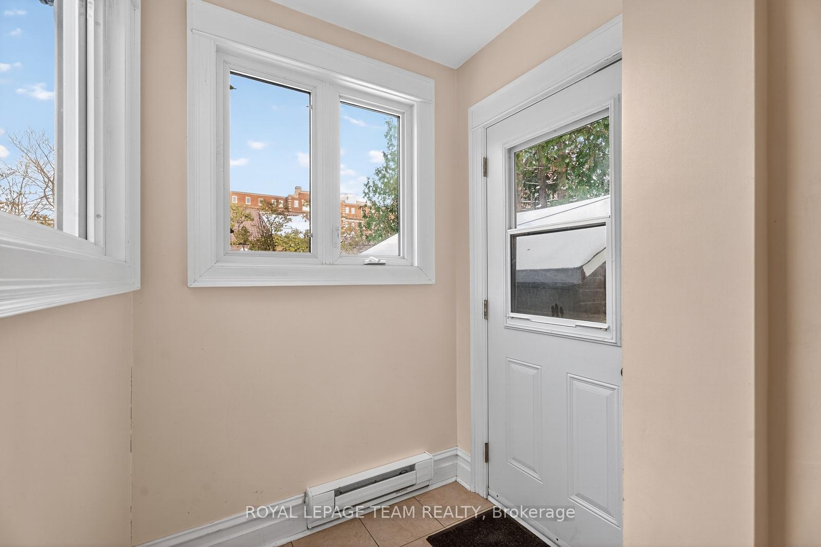 Photo 16 of 405 Hamilton Avenue S, Ottawa, Civic Hospital — HOMEH