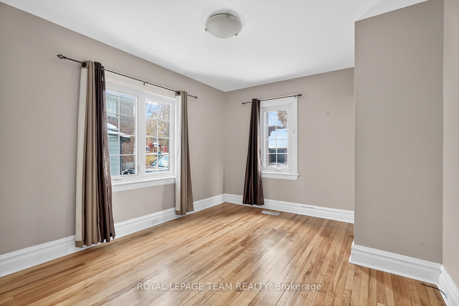 Photo 27 of 405 Hamilton Avenue S, Ottawa, Civic Hospital — HOMEH