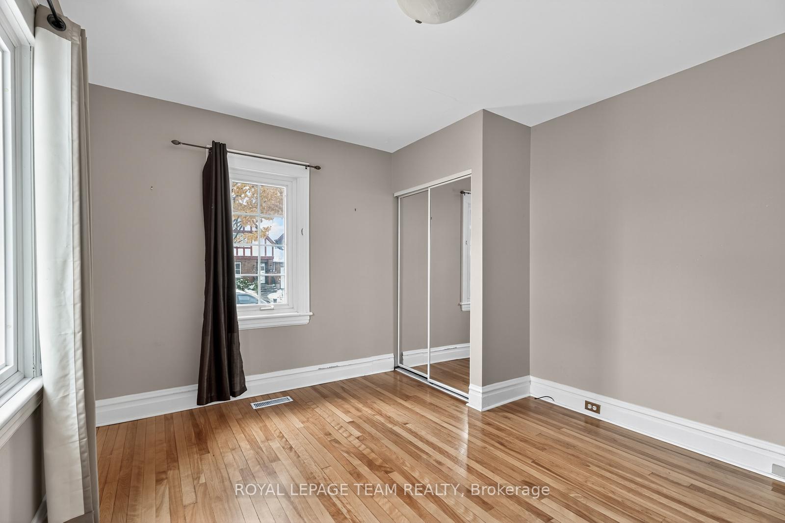 Photo 22 of 405 Hamilton Avenue S, Ottawa, Civic Hospital — HOMEH