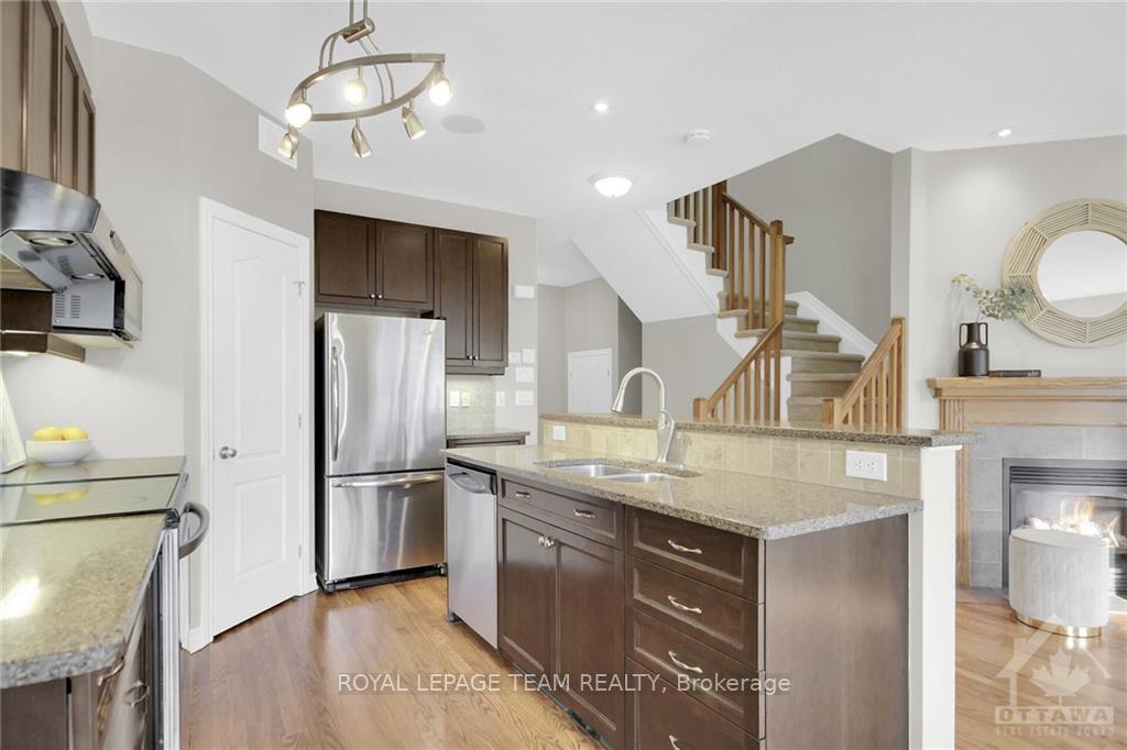Photo 3 of 368 Horseshoe Crescent, Ottawa, Stittsville (North) — HOMEH