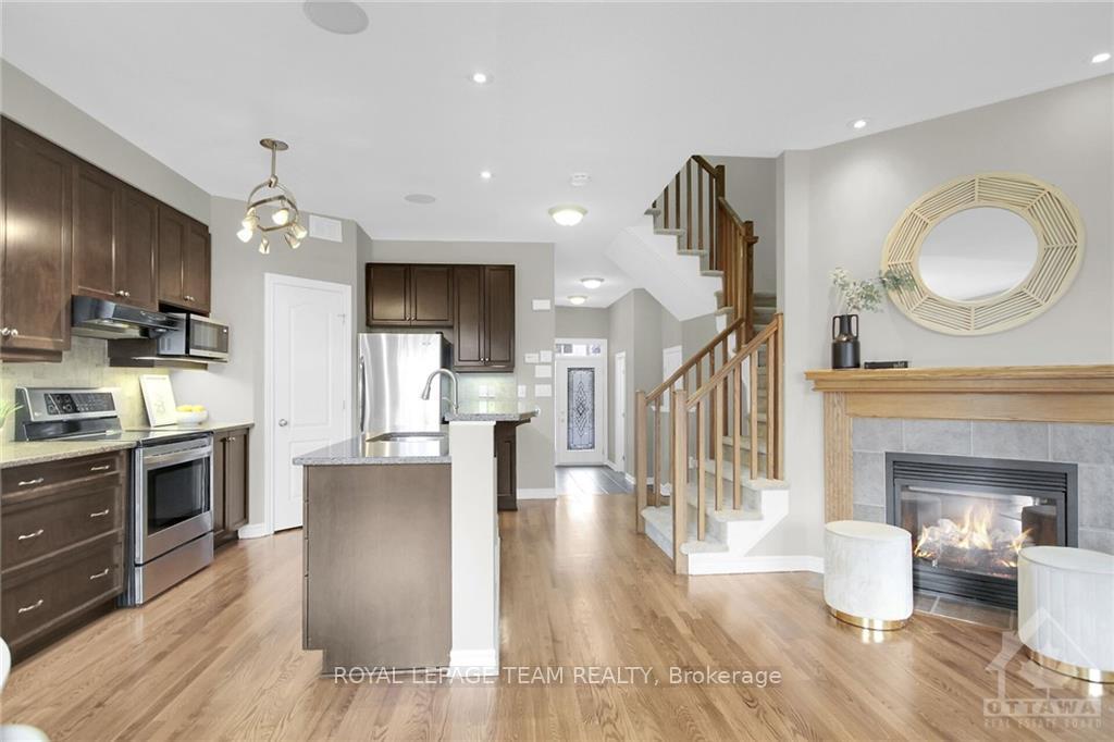 Photo 5 of 368 Horseshoe Crescent, Ottawa, Stittsville (North) — HOMEH