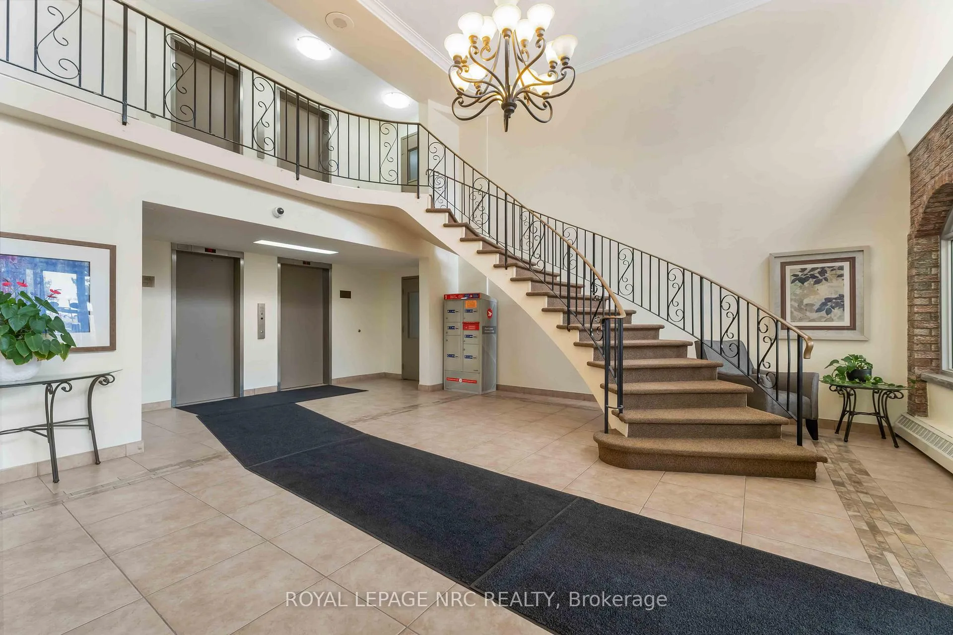 Photo 4 of Unit 805, 365 Geneva Street, St. Catharines, Fairview — HOMEH