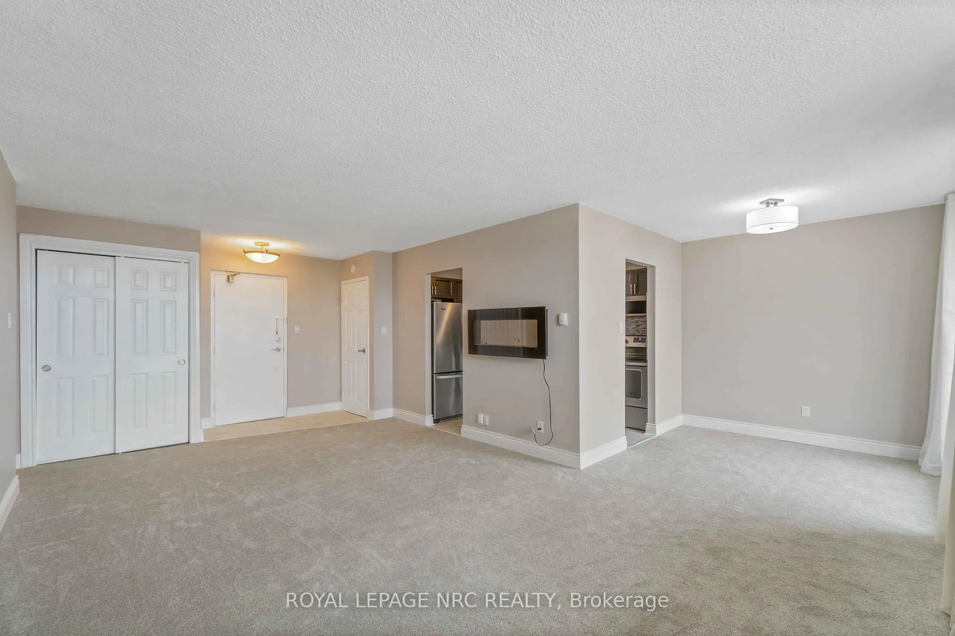 Photo 7 of Unit 805, 365 Geneva Street, St. Catharines, Fairview — HOMEH